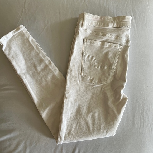 American Eagle Jean - Picture 2 of 3